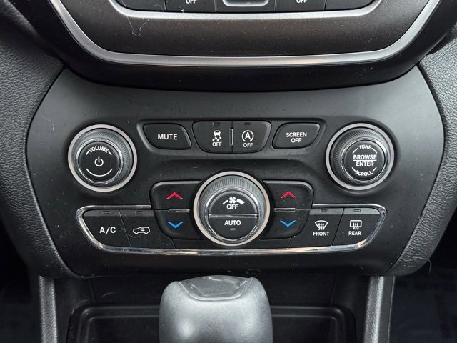 Used 2021 Jeep Cherokee Trailhawk w/ Sun, Sound & Nav Group image 13