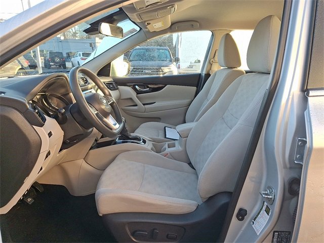 Used 2020 Nissan Rogue Sport SV image 14