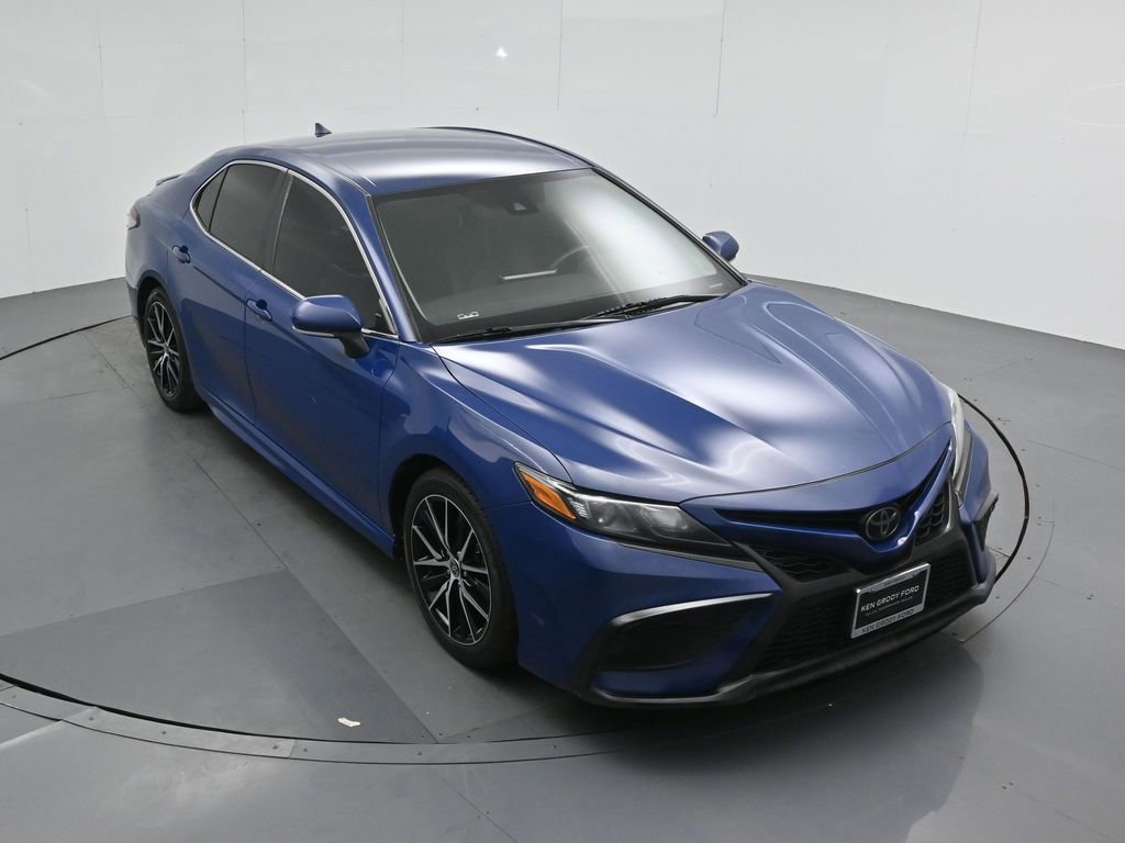 Used 2023 Toyota Camry SE w/ Cold Weather Package image 34