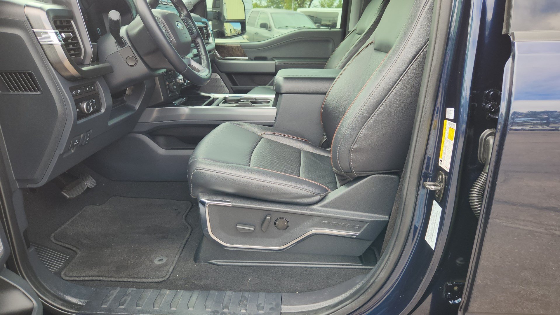 Certified 2024 Ford F250 Lariat w/ Sport Appearance Package AWD/4WD image 18