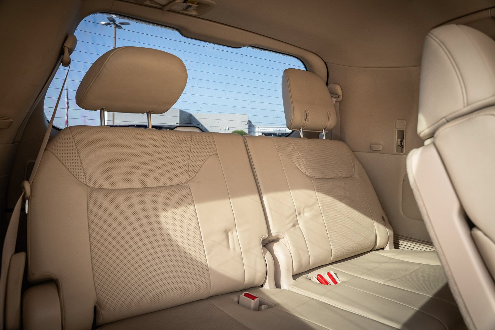 Used 2020 Lexus LX 570 4WD w/ Luxury Package image 20