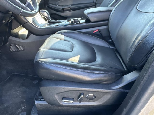 Certified 2018 Ford Edge Titanium FWD image 17