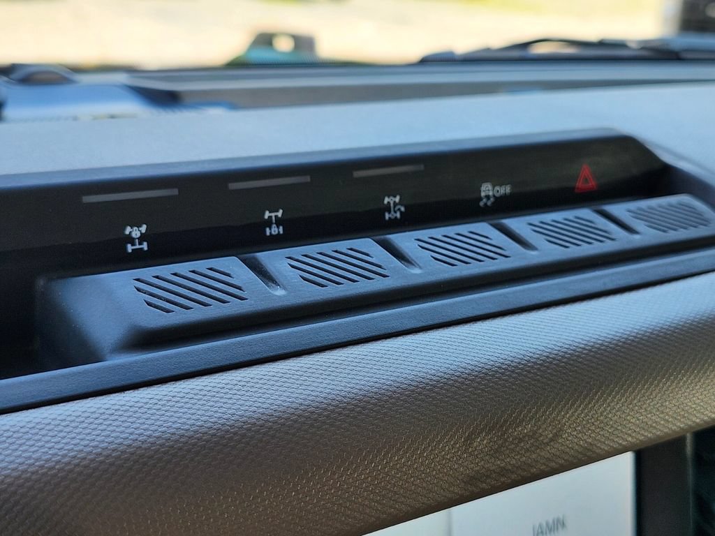 Certified 2024 Ford Bronco Wildtrak AWD/4WD image 24