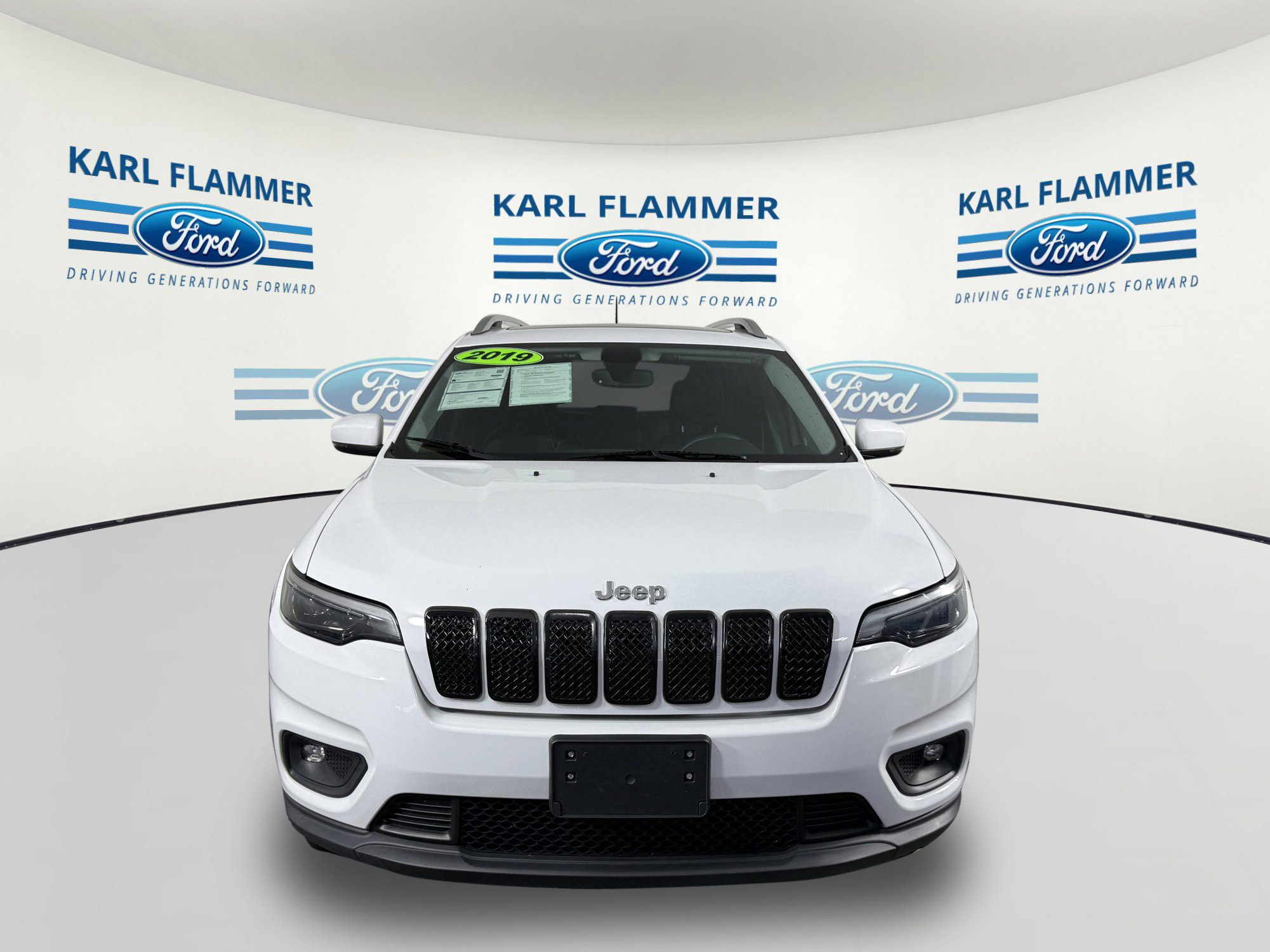 Used 2019 Jeep Cherokee Latitude Plus w/ Comfort/Convenience Group image 6