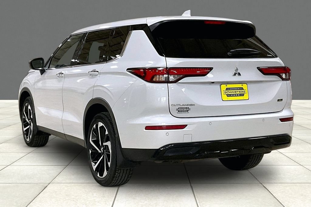 Used 2023 Mitsubishi Outlander SE AWD/4WD image 11