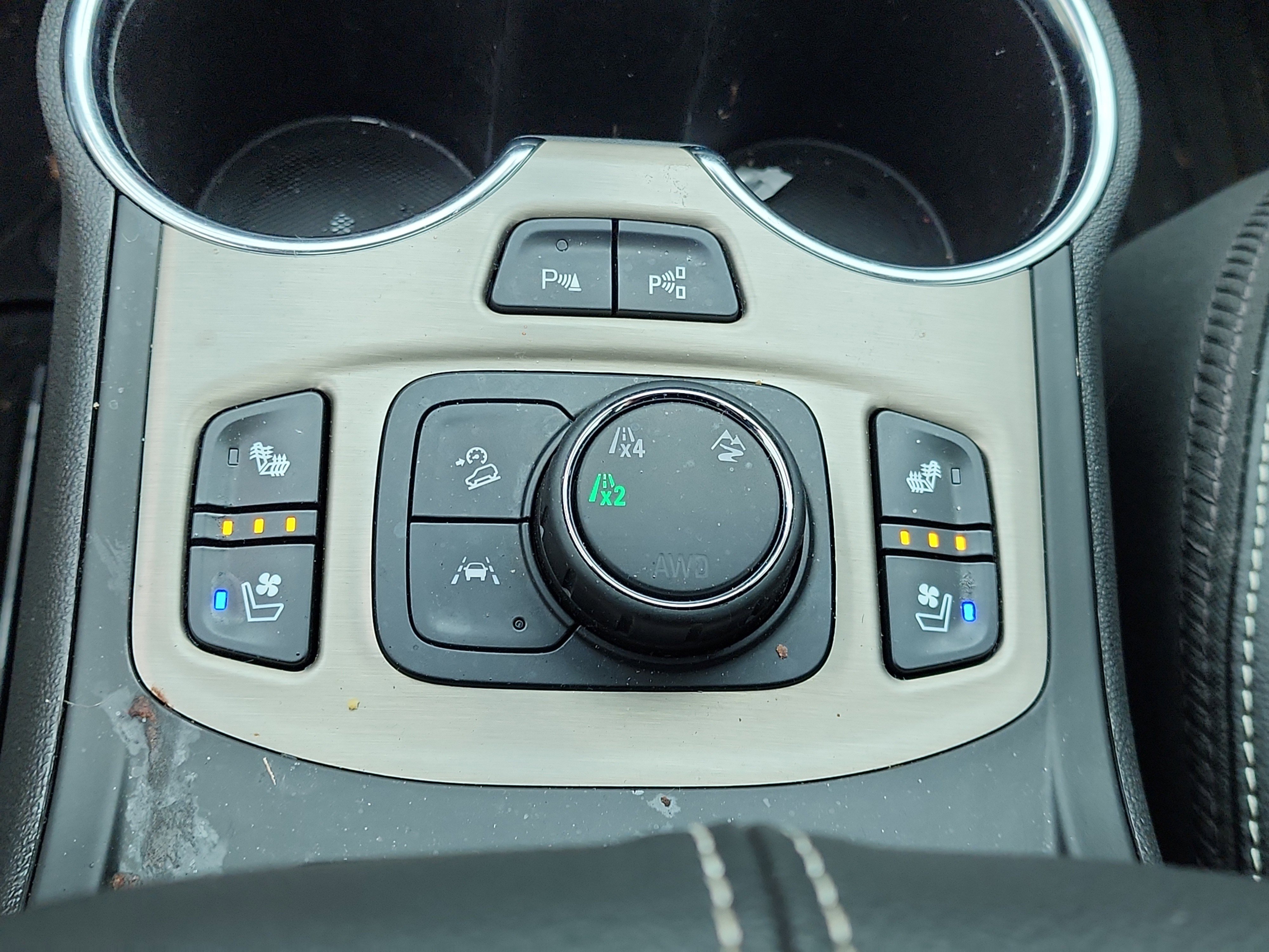 Used 2024 GMC Terrain Denali w/ Denali Premium Package image 26