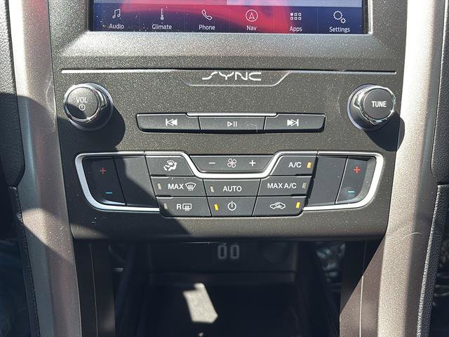 Certified 2020 Ford Fusion SE FWD image 24
