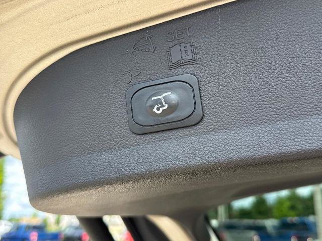Certified 2018 Ford Escape SEL w/ Ford Safe & Smart Package FWD image 7
