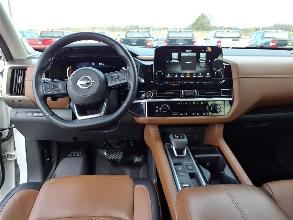 Used 2023 Nissan Pathfinder Platinum image 15