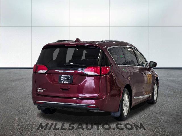 Used 2018 Chrysler Pacifica Touring-L Plus w/ Advanced Safetytec Group FWD image 7