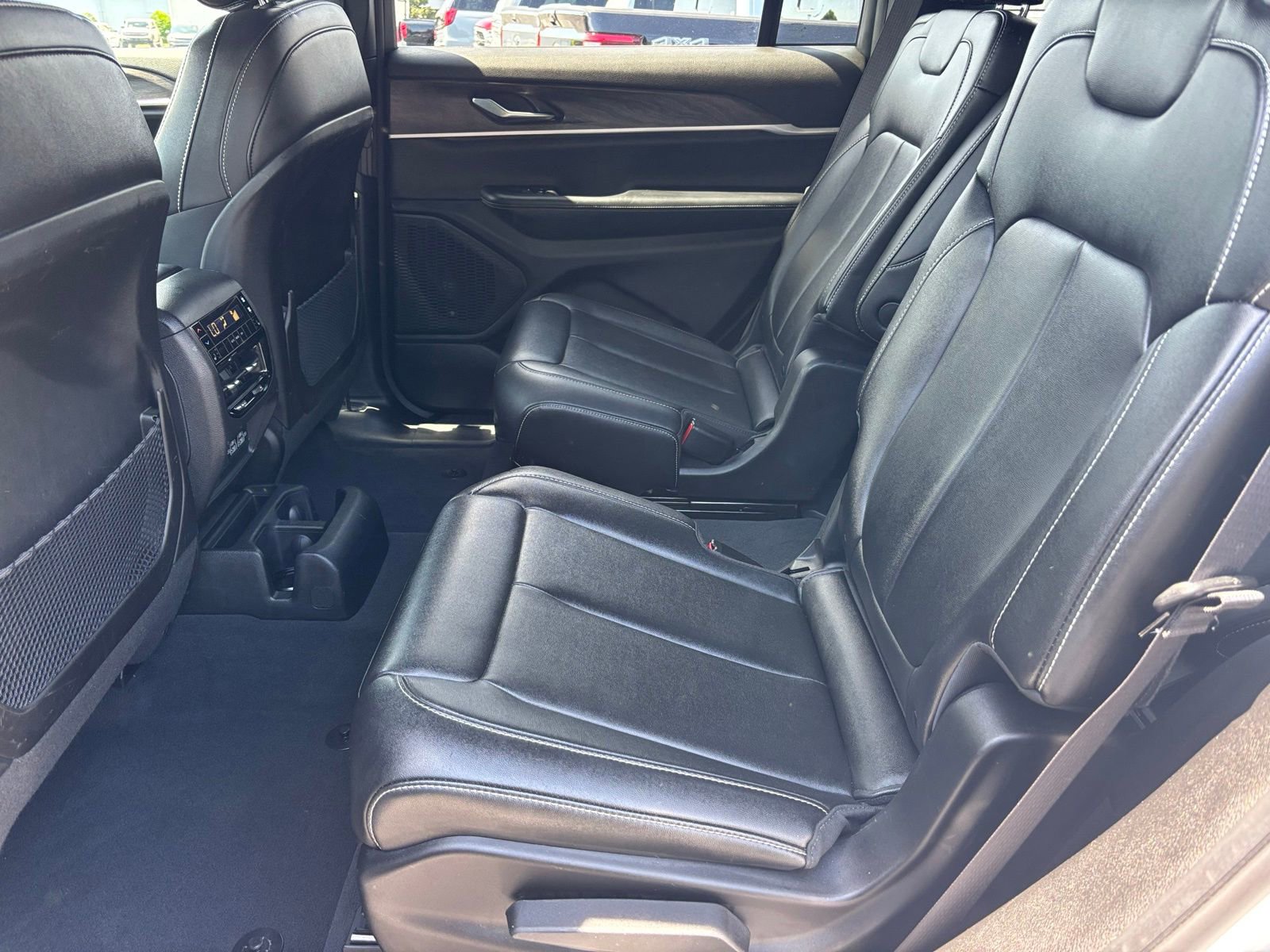 Used 2024 Jeep Grand Cherokee L Limited AWD/4WD image 22