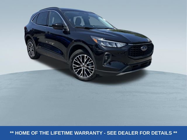Certified 2025 Ford Escape SE FWD image 2