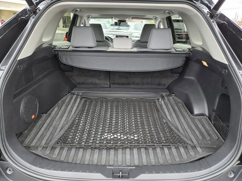 Used 2021 Toyota RAV4 Limited image 17