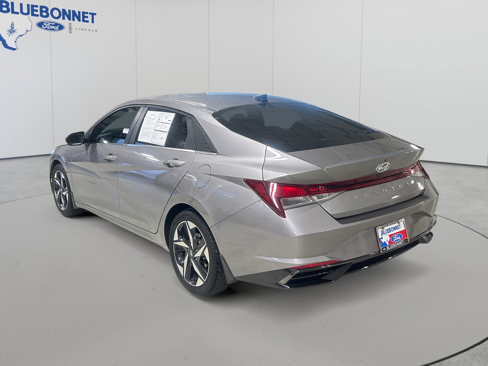 Used 2022 Hyundai Elantra SEL w/ Convenience + Premium Package FWD image 7