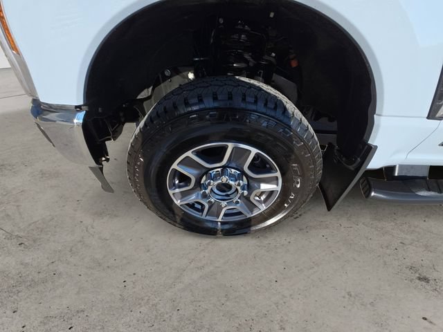Certified 2025 Ford F350 Lariat w/ FX4 Off-Road Package AWD/4WD image 14