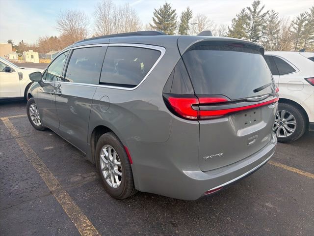 Used 2022 Chrysler Pacifica Touring-L video 2