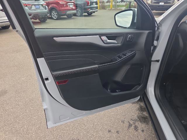 Certified 2025 Ford Escape Platinum AWD/4WD image 16