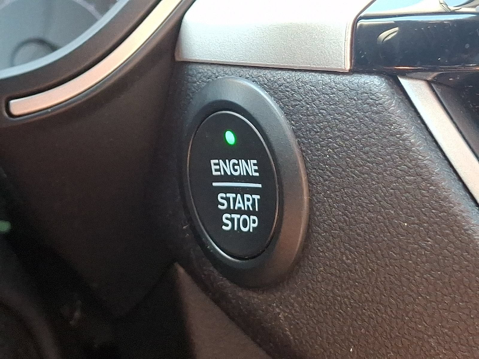 Certified 2020 Ford Escape SEL AWD/4WD image 26