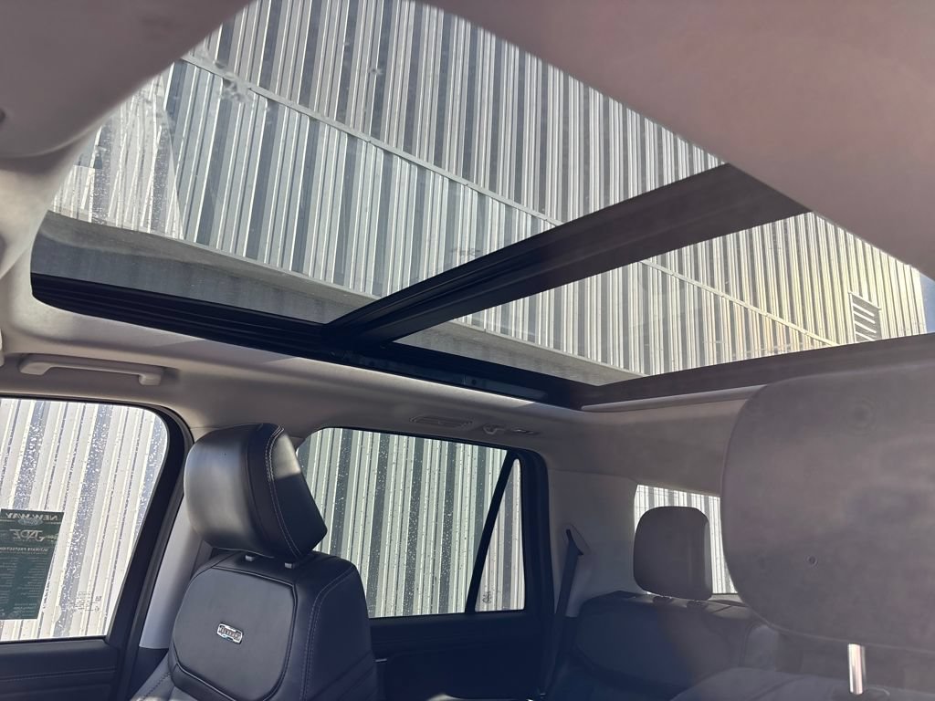 Certified 2025 Ford Expedition Platinum AWD/4WD image 16