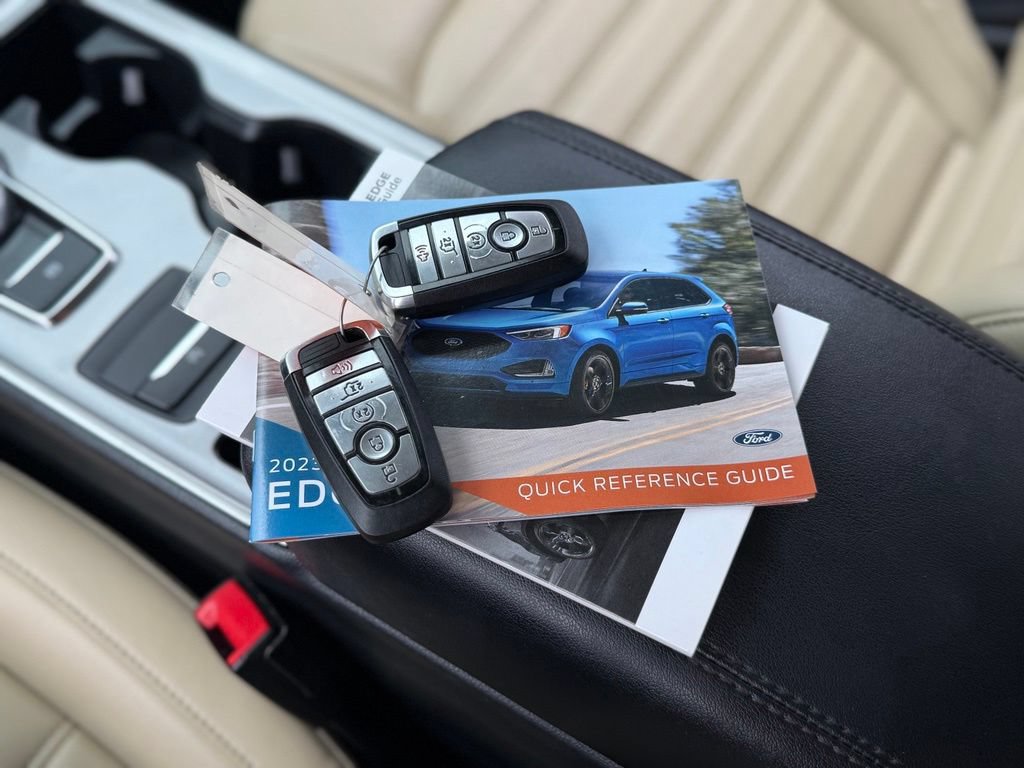 Certified 2023 Ford Edge SEL w/ Convenience Package AWD/4WD image 5