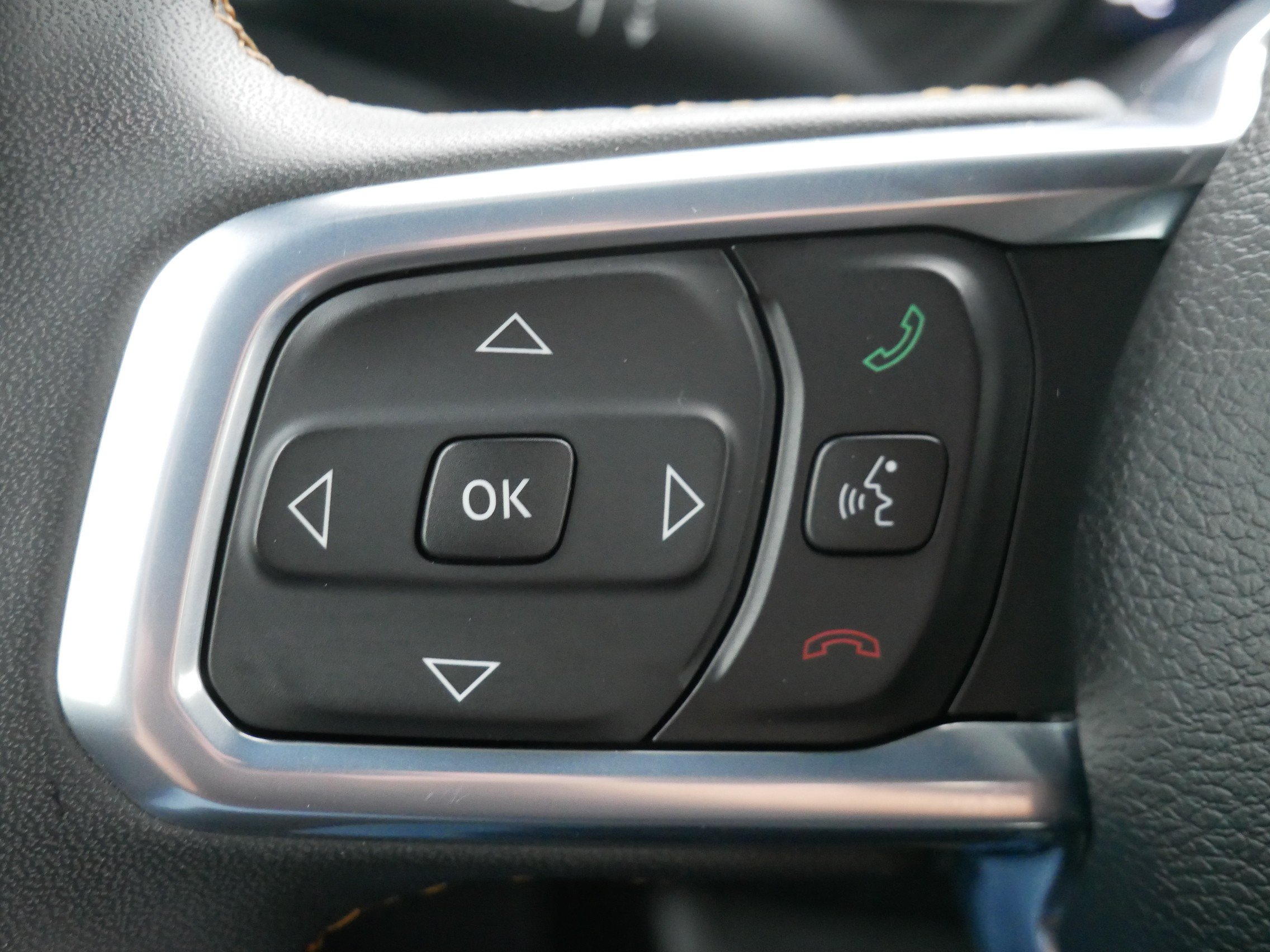 Used 2024 Jeep Wrangler Unlimited Sahara AWD/4WD image 15