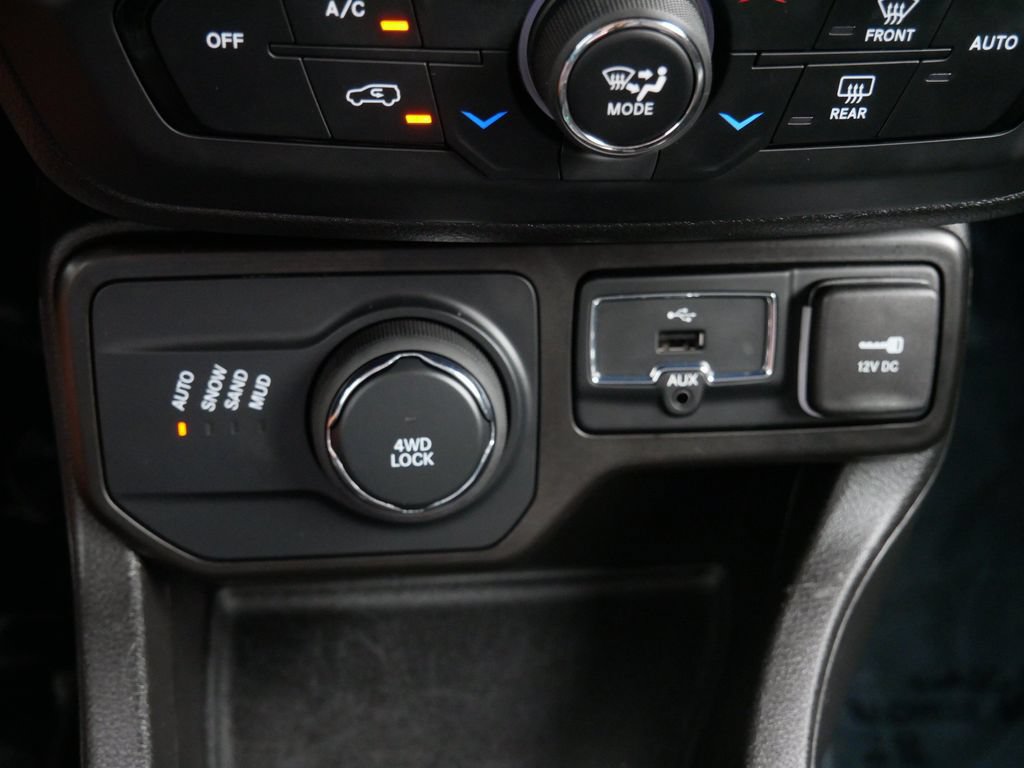 Used 2021 Jeep Renegade Limited AWD/4WD image 26