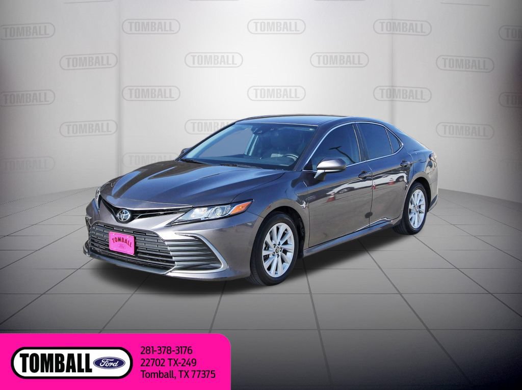Used 2024 Toyota Camry LE FWD image 3