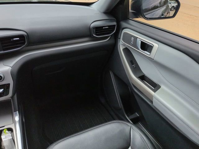 Certified 2022 Ford Explorer XLT w/ Equipment Group 202A image 21
