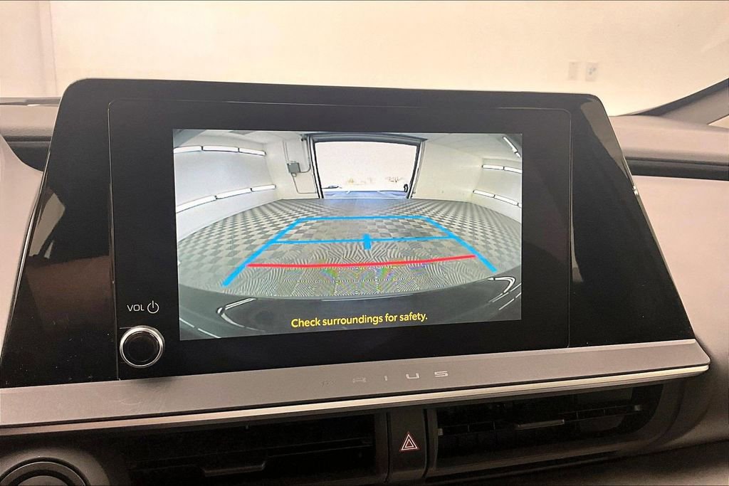 Used 2025 Toyota Prius LE FWD image 21