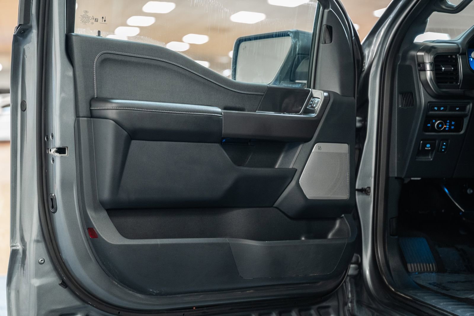 Certified 2024 Ford F150 Lariat image 46