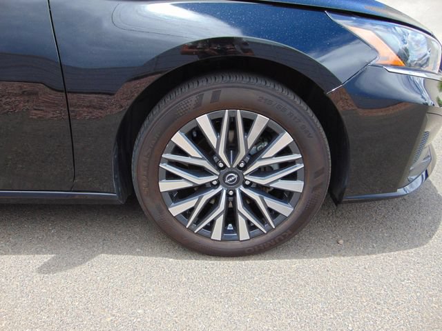 Used 2025 Nissan Altima 2.5 SV FWD image 27