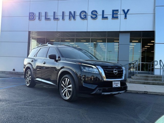Used 2023 Nissan Pathfinder Platinum image 1