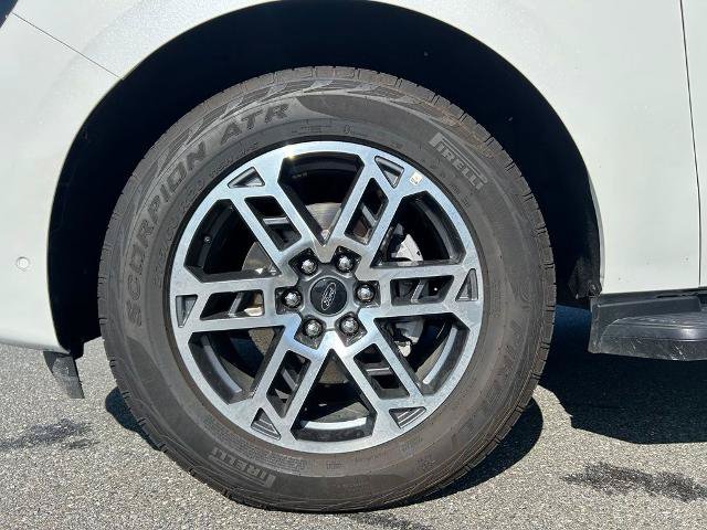 Certified 2025 Ford Expedition Active AWD/4WD image 7