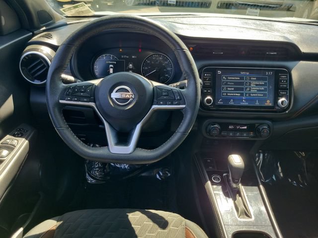 Used 2022 Nissan Kicks SR FWD image 4