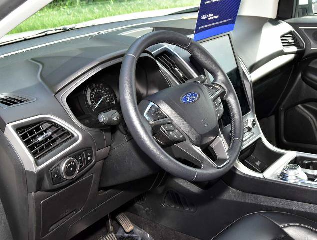 Certified 2024 Ford Edge SEL w/ Convenience Package AWD/4WD image 15