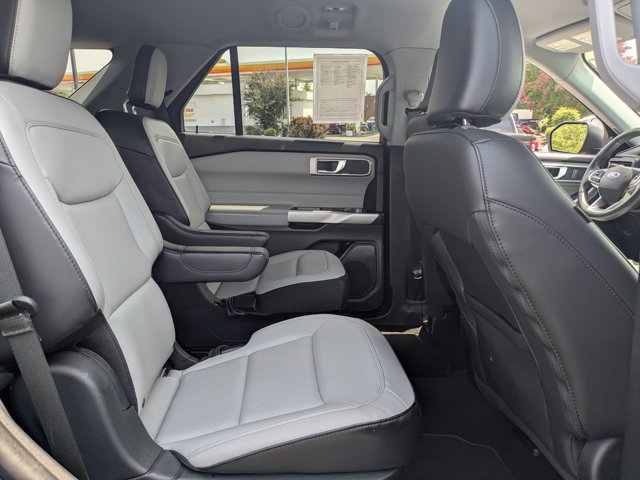 Certified 2021 Ford Explorer XLT w/ Equipment Group 202A AWD/4WD image 33
