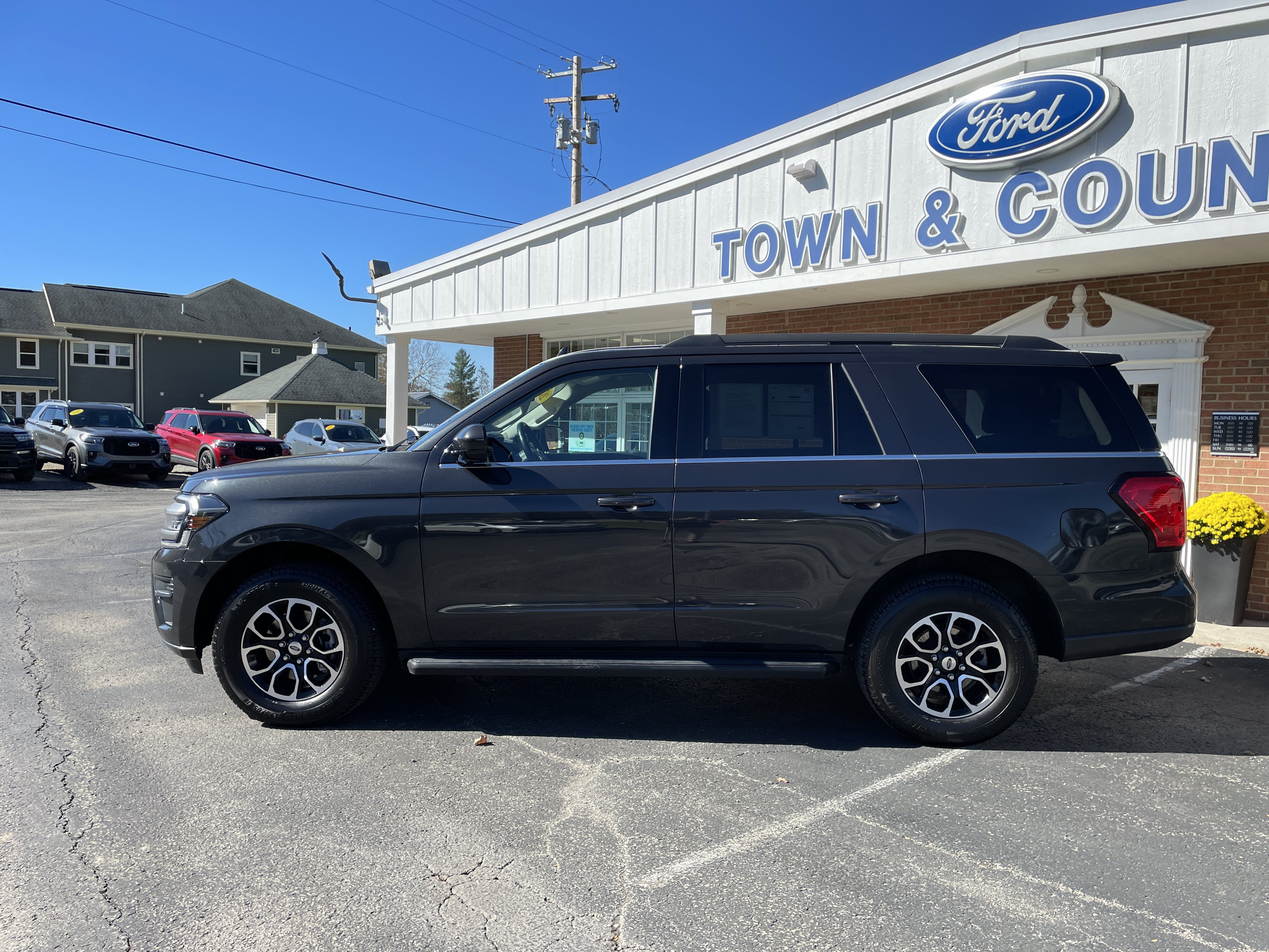 Certified 2023 Ford Expedition XLT AWD/4WD image 9