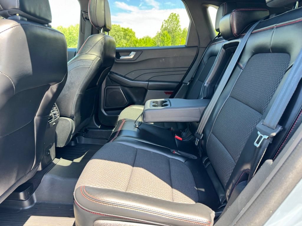Certified 2023 Ford Escape ST-Line w/ Tech Pack #1 AWD/4WD image 18