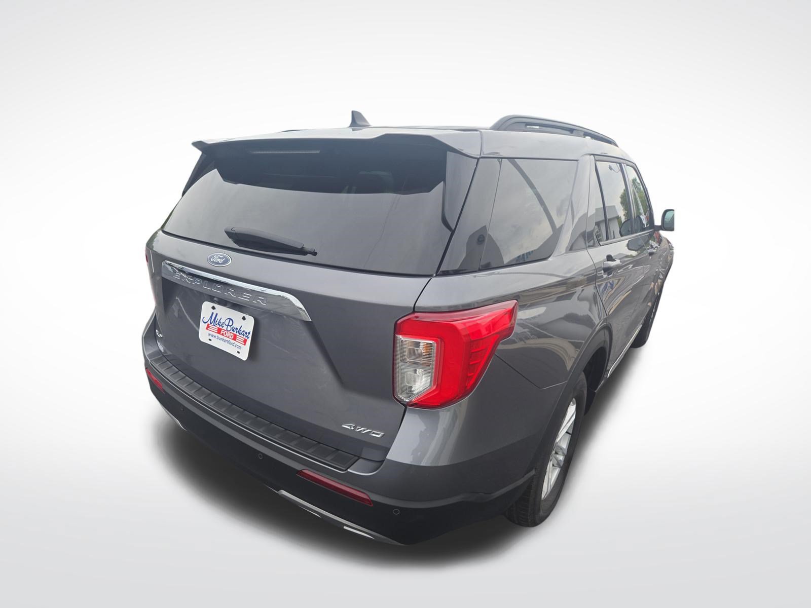 Certified 2024 Ford Explorer XLT w/ Equipment Group 202A AWD/4WD image 8