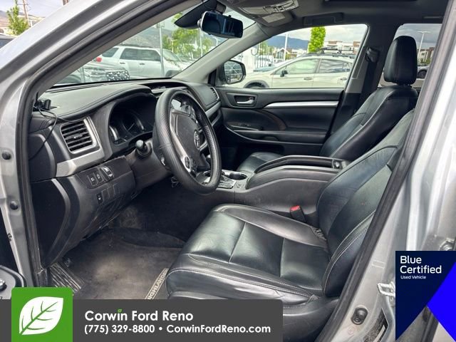 Used 2019 Toyota Highlander XLE AWD/4WD image 14