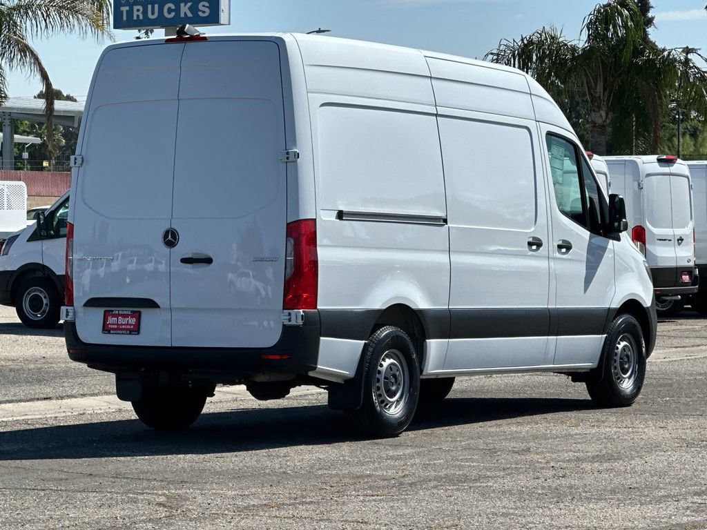 Used 2023 Mercedes-Benz Sprinter 2500 image 3