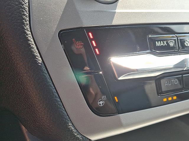 Certified 2022 Ford Explorer XLT w/ Equipment Group 202A image 24