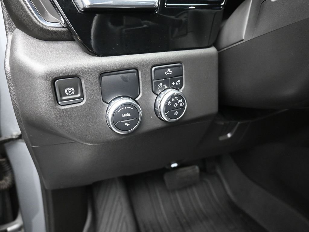 Used 2024 GMC Sierra 1500 Elevation w/ LPO, Elevation Black Package RWD image 13
