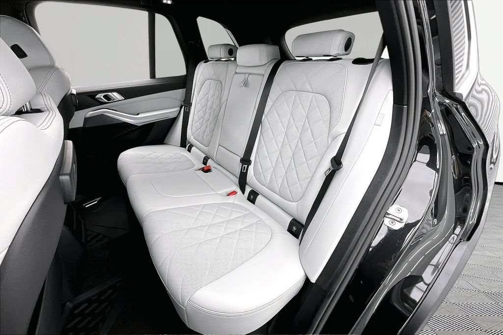 Used 2023 BMW X5 xDrive40i AWD/4WD image 26