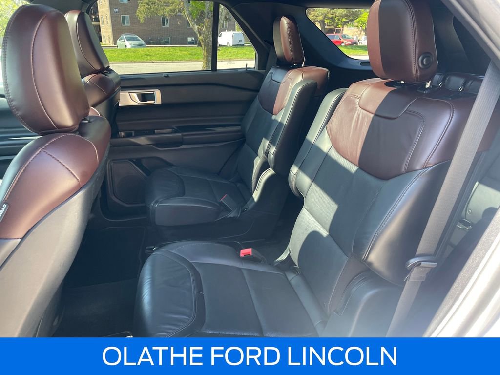 Certified 2020 Ford Explorer Platinum w/ Premium Technology Package AWD/4WD image 24