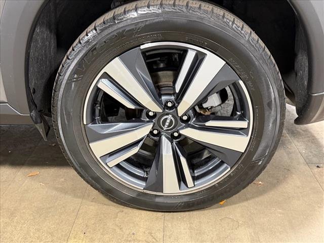 Used 2023 Nissan Rogue SL image 14