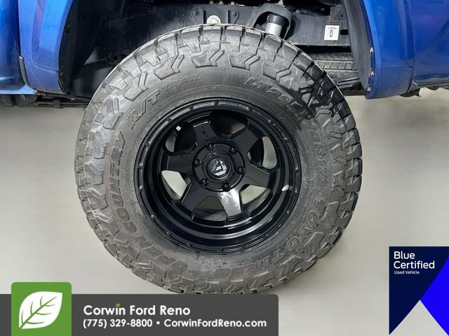 Used 2017 Toyota Tacoma SR5 AWD/4WD image 33