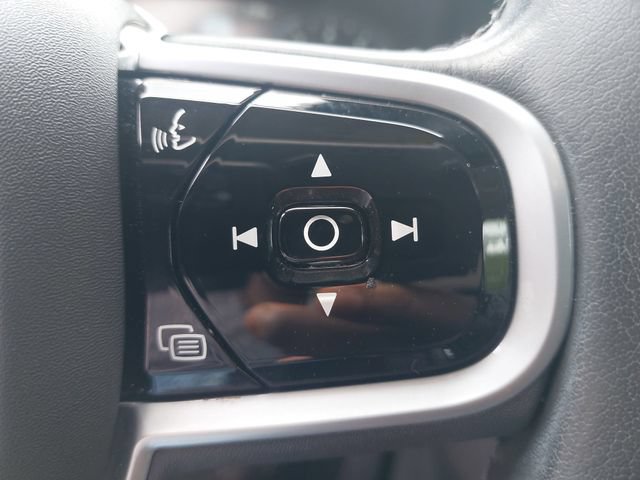 Used 2020 Volvo XC90 T6 Momentum AWD/4WD image 19