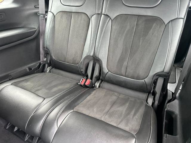 Used 2023 Jeep Grand Cherokee L Laredo AWD/4WD image 14