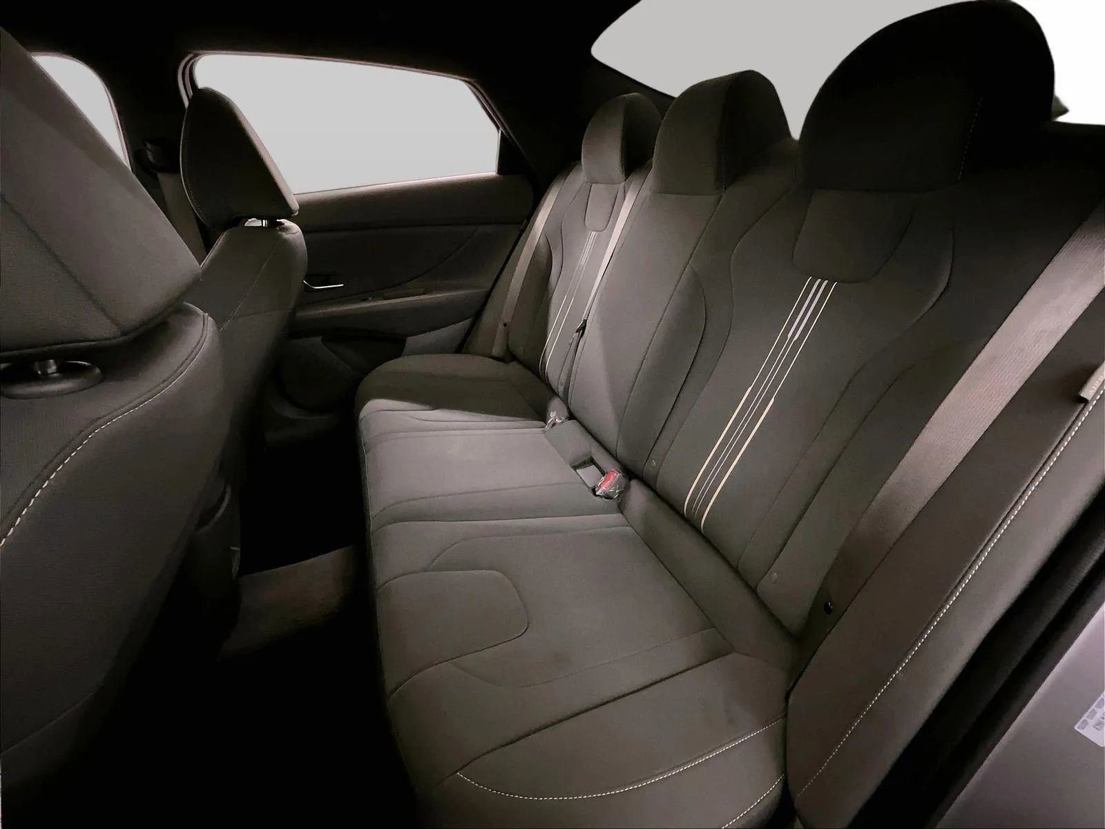 Used 2025 Hyundai Elantra Blue image 25